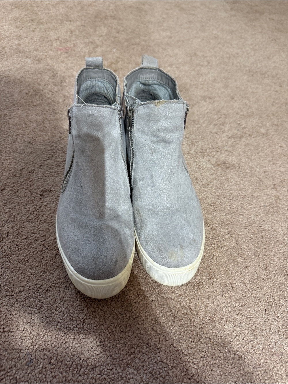 Soda Women's Gray Suede Wedge Sneakers